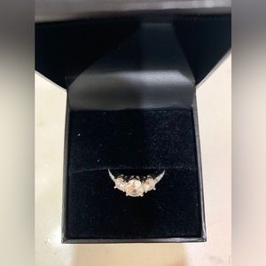 DiamonArt Cubic Zirconia sterling silver 3-stone ring size 6